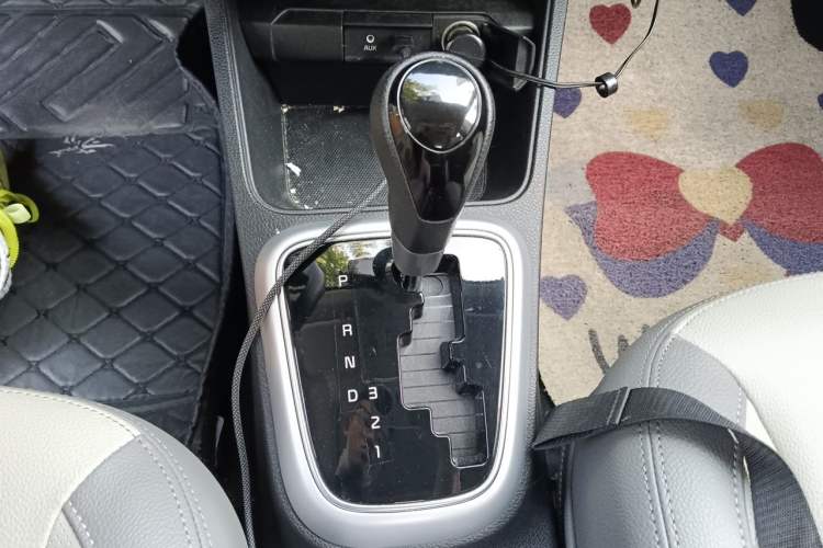 Used Kia Pegas 2017 1.4L Automatic Value Edition Gear Lever