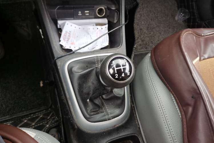 Used Kia Pegas 2017 1.4L Manual Value Edition Gear Lever