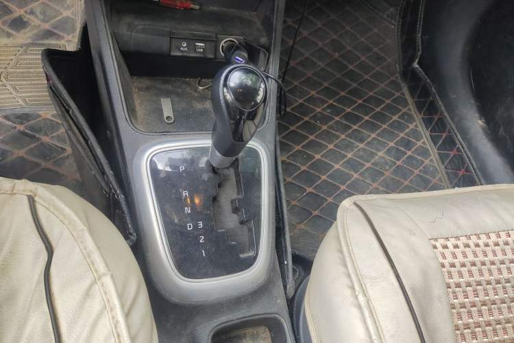 Used Kia Pegas 2017 1.4L Automatic Value Edition Gear Lever