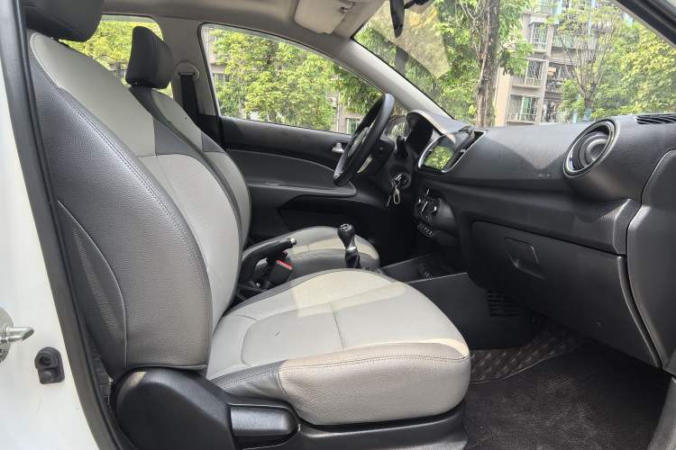 Used Kia Pegas 2017 1.4L Manual Value Edition Interior 10
