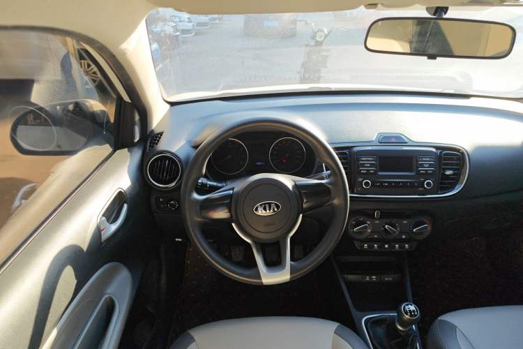 Used Kia Pegas 2017 1.4L Manual Value Edition Interior 2