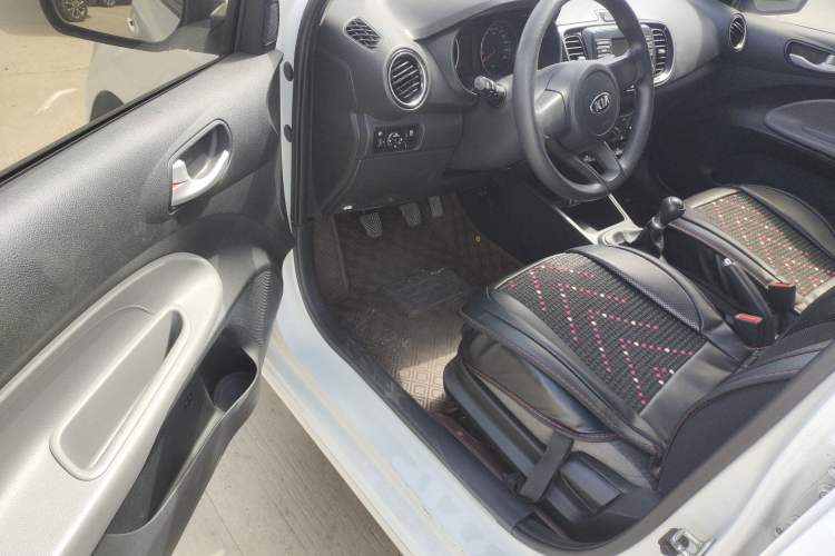 Used Kia Pegas 2017 1.4L Manual Fashion Edition Smart Interior 2