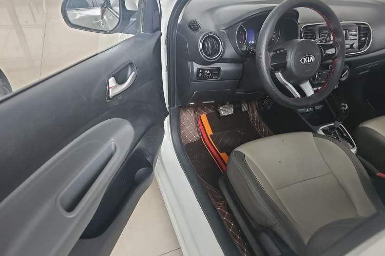 Used Kia Pegas 2017 1.4L Automatic Value Edition Interior 2