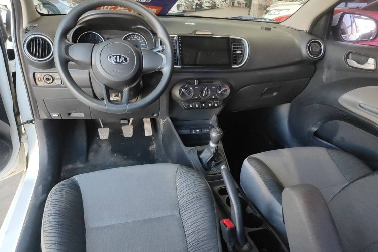 Used Kia Pegas 2017 1.4L Manual Fashion Edition Smart Interior 3