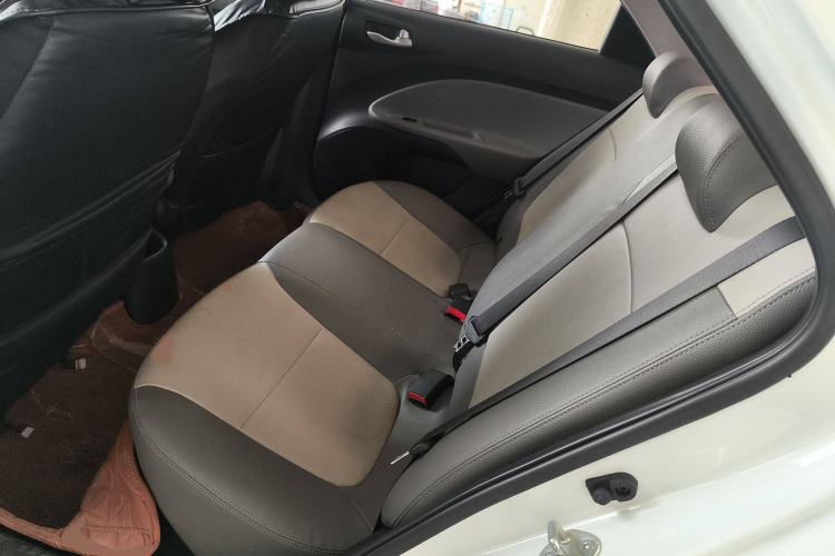 Used Kia Pegas 2017 1.4L Automatic Value Edition Interior 4