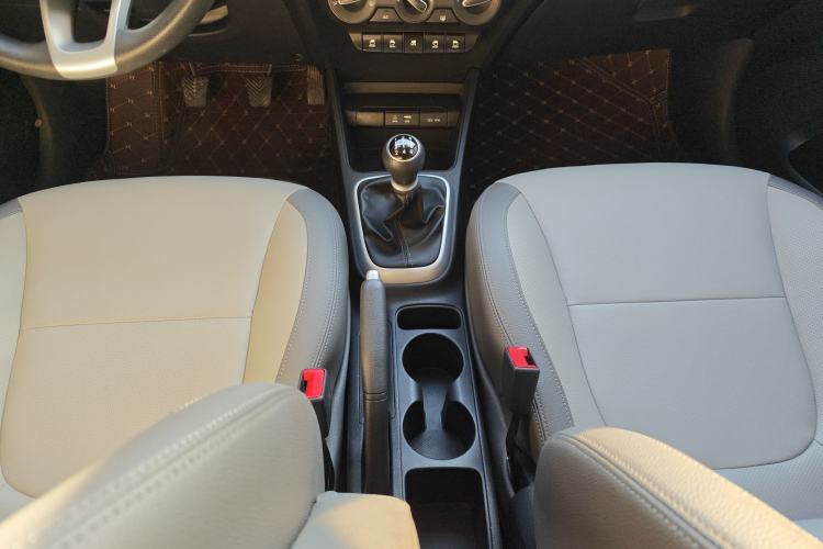 Used Kia Pegas 2017 1.4L Manual Value Edition Interior 5