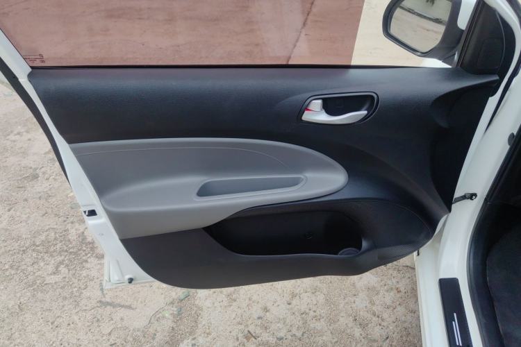 Used Kia Pegas 2017 1.4L Manual Value Edition Interior 5