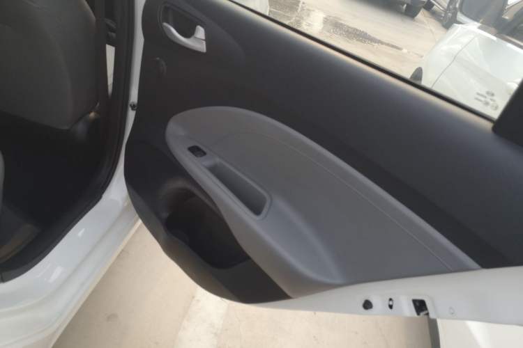 Used Kia Pegas 2017 1.4L Automatic Value Edition Interior 6