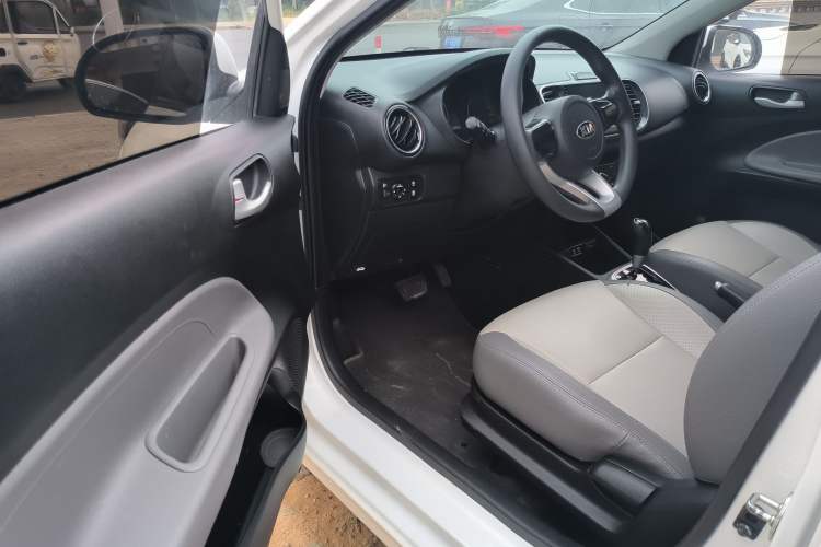 Used Kia Pegas 2017 1.4L Automatic Value Edition Interior 7