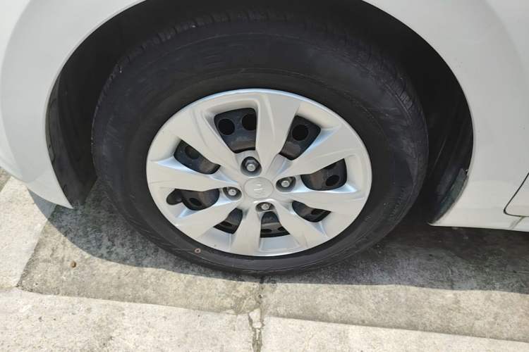 Used Kia Pegas 2017 1.4L Manual Fashion Edition Smart Left Front Wheel Hub