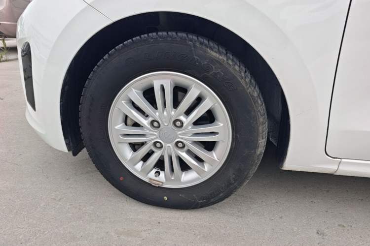 Used Kia Pegas 2017 1.4L Manual Value Edition Left Front Wheel Hub