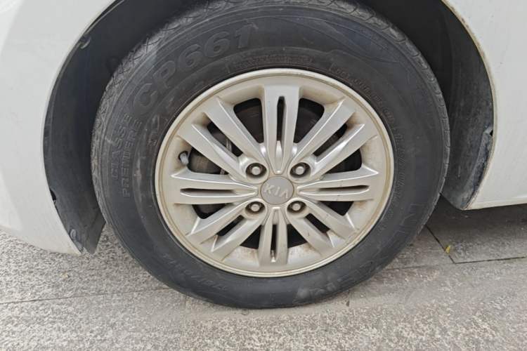 Used Kia Pegas 2017 1.4L Automatic Value Edition Left Front Wheel Hub