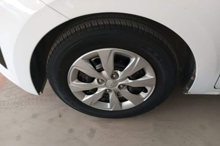 Used Kia Pegas 2017 1.4L Manual Fashion Edition Smart Left Front Wheel Hub