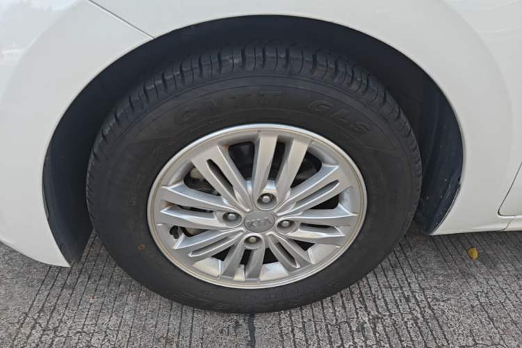 Used Kia Pegas 2017 1.4L Manual Value Edition Left Front Wheel Hub
