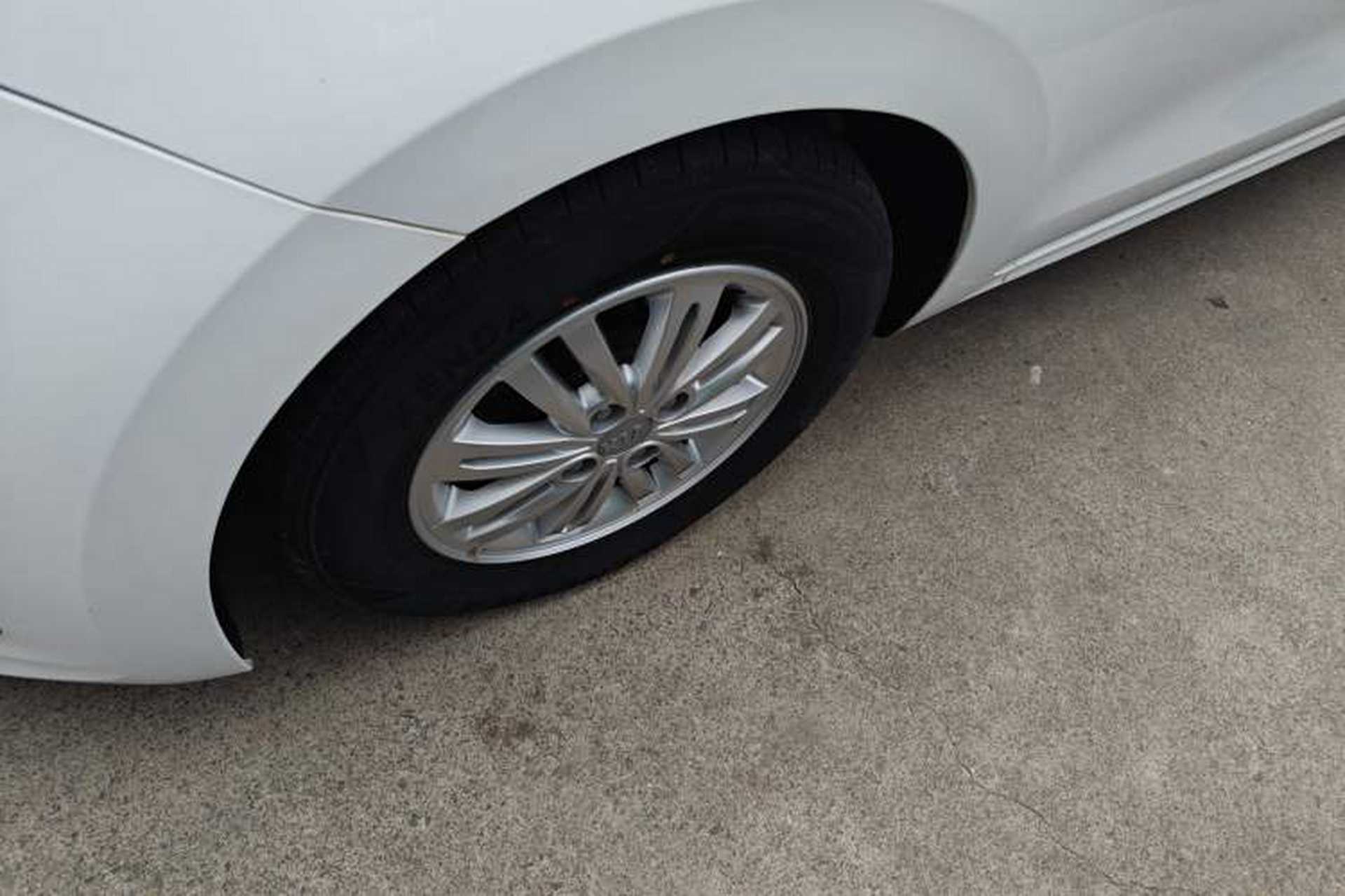 Used Kia Pegas 2017 1.4L Automatic Value Edition Left Front Wheel Hub