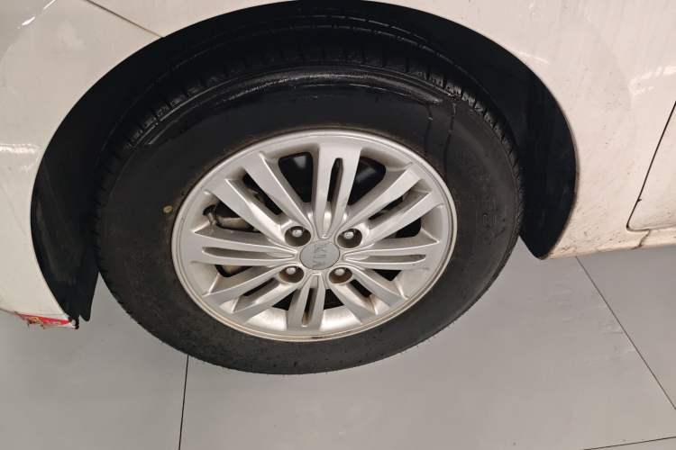 Used Kia Pegas 2017 1.4L Manual Value Edition Left Front Wheel Hub