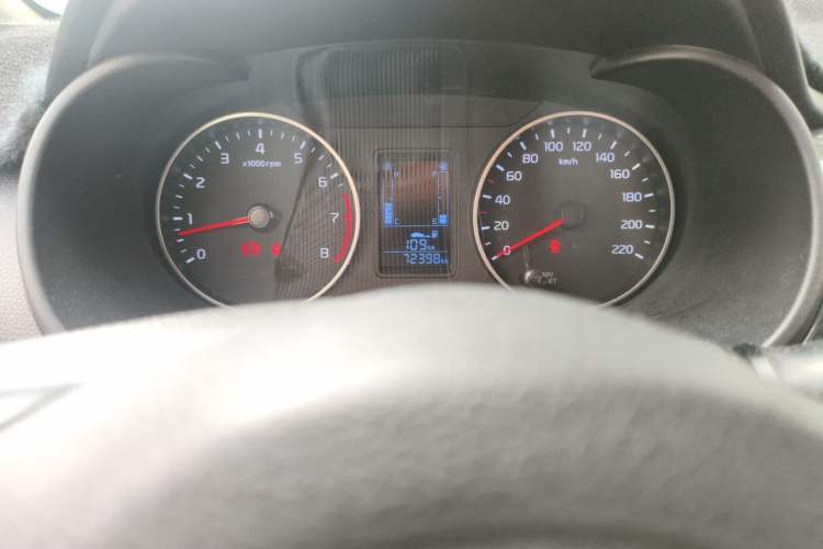 Used Kia Pegas 2017 1.4L Manual Value Edition Odometer Close Up