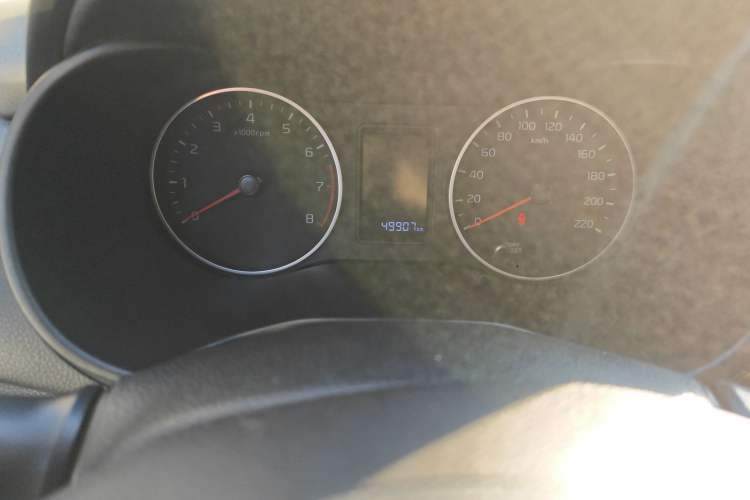 Used Kia Pegas 2017 1.4L Manual Value Edition Odometer Close Up