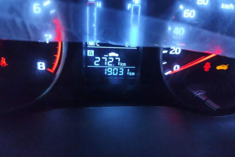 Used Kia Pegas 2017 1.4L Manual Value Edition Odometer Close Up