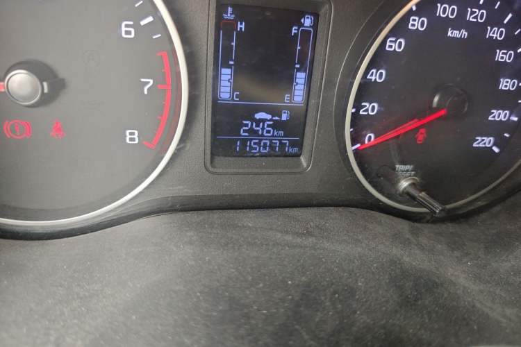 Used Kia Pegas 2017 1.4L Manual Value Edition Odometer Close Up