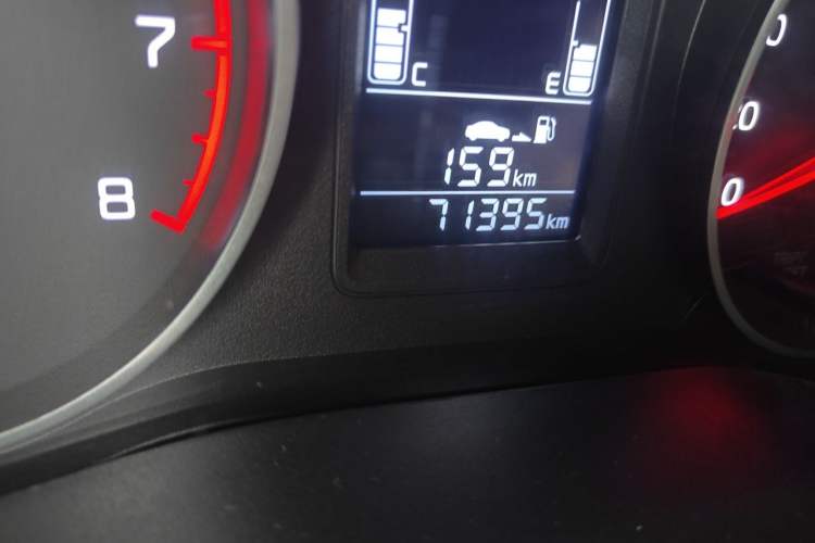 Used Kia Pegas 2017 1.4L Manual Fashion Edition Smart Odometer Close Up