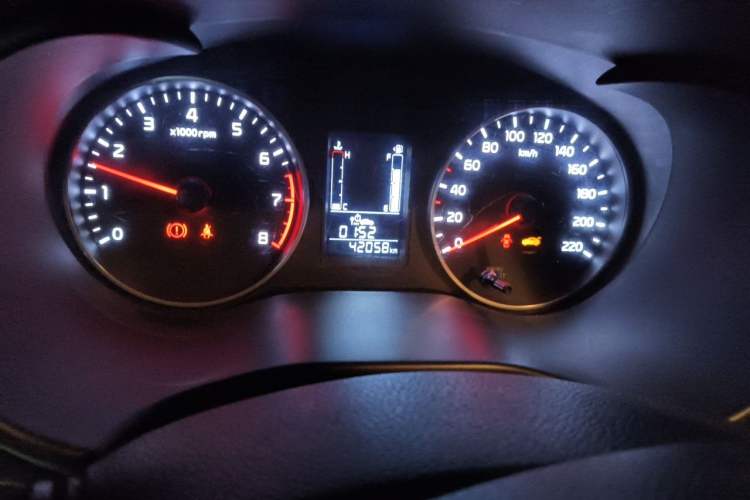 Used Kia Pegas 2017 1.4L Manual Value Edition Odometer Close Up