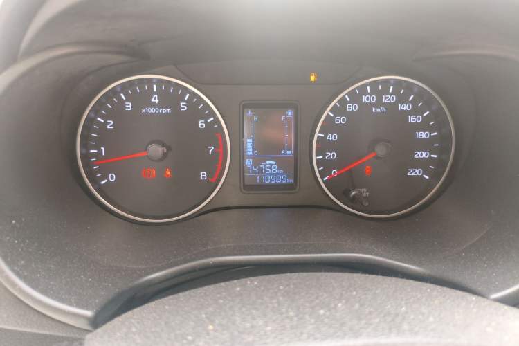Used Kia Pegas 2017 1.4L Manual Value Edition Odometer Close Up
