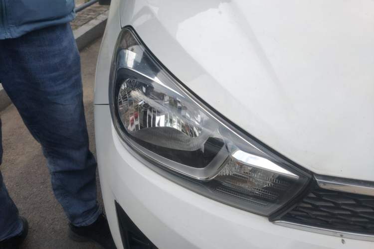 Used Kia Pegas 2017 1.4L Automatic Value Edition Right Front Headlight