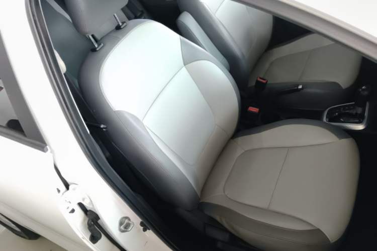 Used Kia Pegas 2017 1.4L Automatic Value Edition Right Front Seat