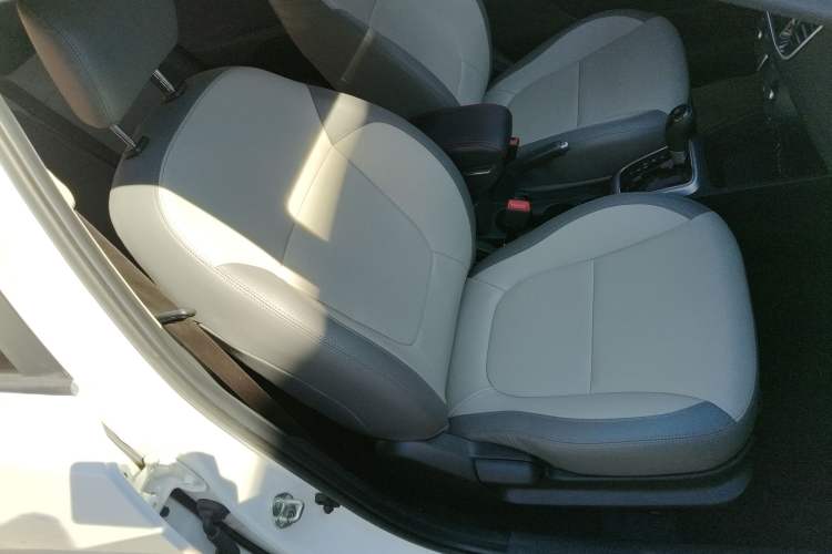 Used Kia Pegas 2017 1.4L Automatic Value Edition Right Front Seat