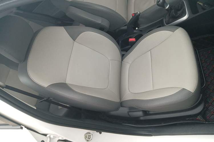 Used Kia Pegas 2017 1.4L Manual Deluxe Edition Right Front Seat