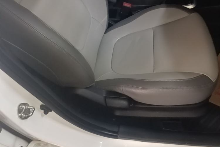 Used Kia Pegas 2017 1.4L Automatic Value Edition Right Front Seat
