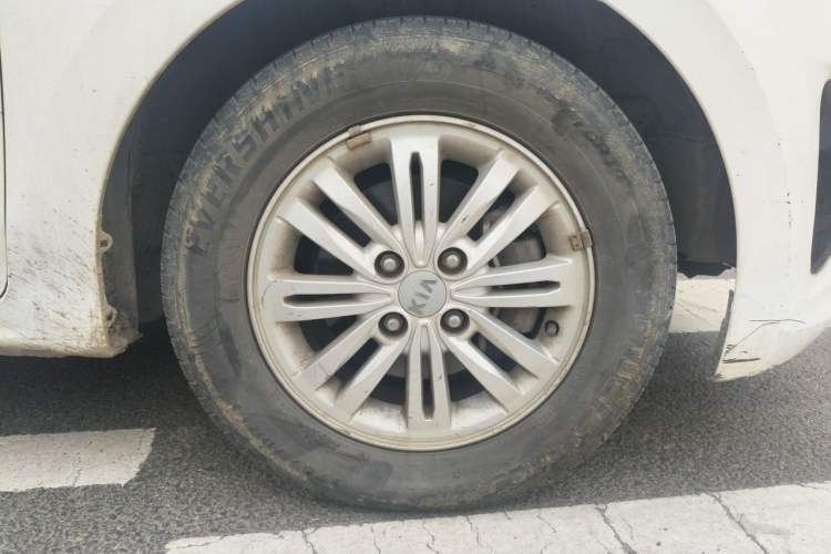 Used Kia Pegas 2017 1.4L Automatic Value Edition Right Front Wheel Hub