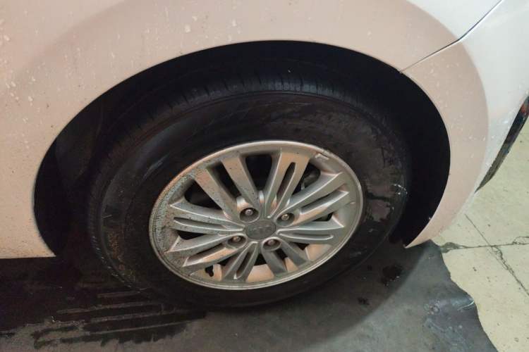 Used Kia Pegas 2017 1.4L Manual Value Edition Right Front Wheel Hub