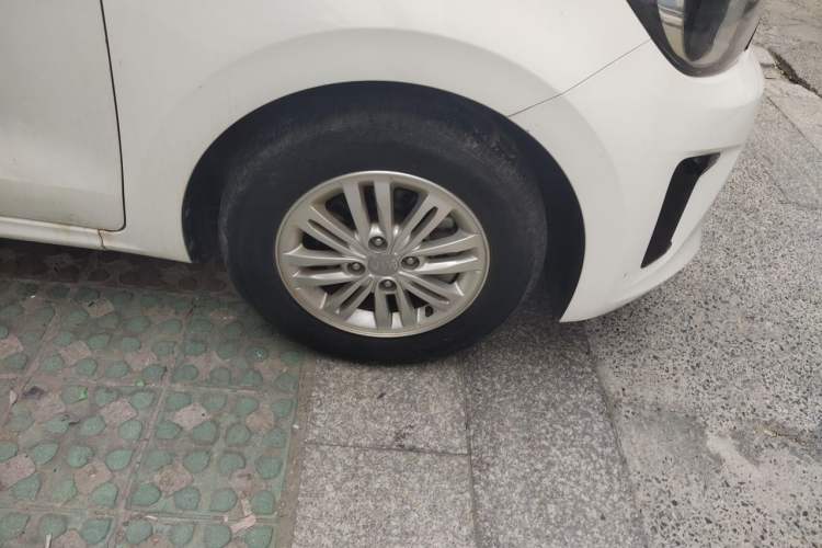 Used Kia Pegas 2017 1.4L Automatic Value Edition Right Front Wheel Hub