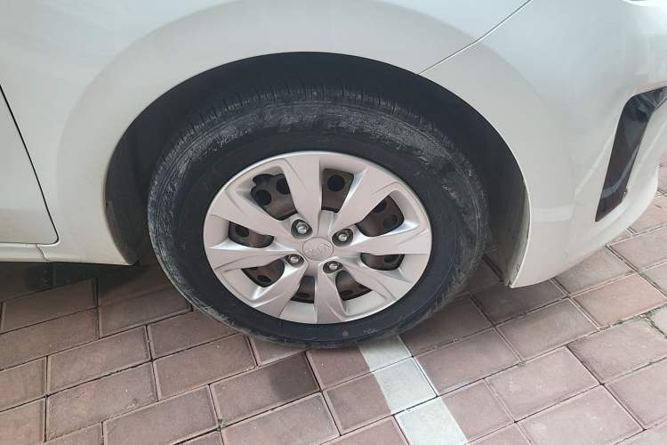 Used Kia Pegas 2017 1.4L Manual Fashion Edition Smart Right Front Wheel Hub