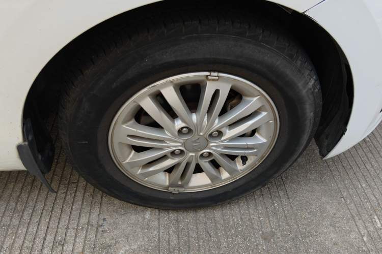 Used Kia Pegas 2017 1.4L Automatic Value Edition Right Front Wheel Hub