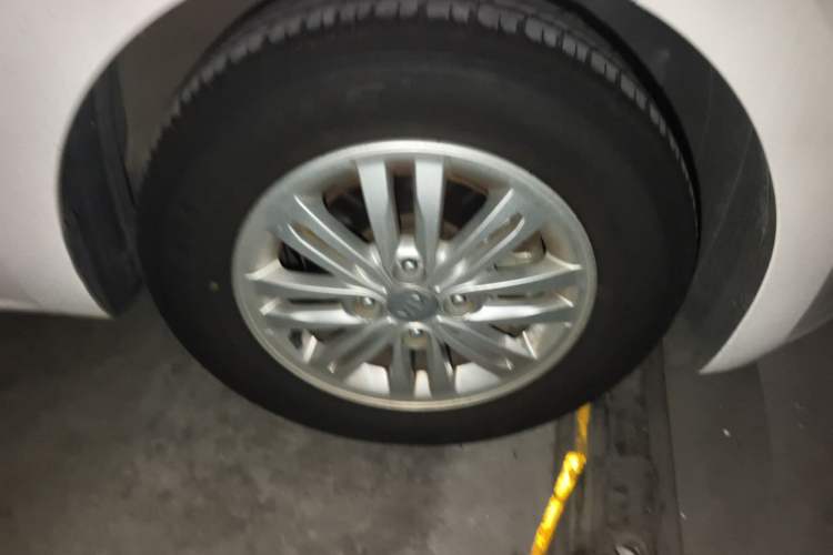 Used Kia Pegas 2017 1.4L Manual Value Edition Right Front Wheel Hub