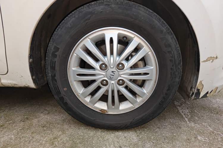 Used Kia Pegas 2017 1.4L Automatic Value Edition Right Front Wheel Hub