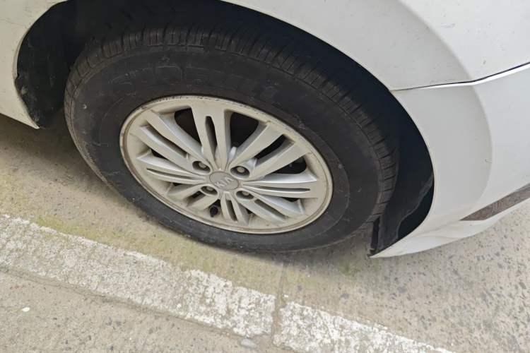 Used Kia Pegas 2017 1.4L Automatic Value Edition Right Front Wheel Hub