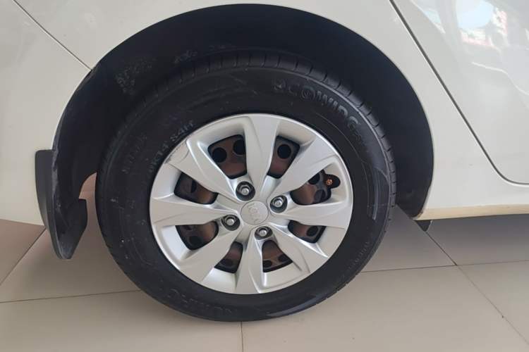 Used Kia Pegas 2017 1.4L Manual Fashion Edition Smart Right Rear Wheel Hub