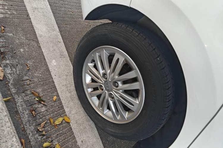 Used Kia Pegas 2017 1.4L Manual Value Edition Right Rear Wheel Hub