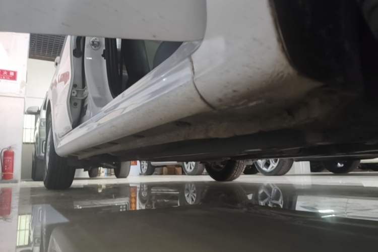 Used Kia Pegas 2017 1.4L Automatic Value Edition Right Side Sill