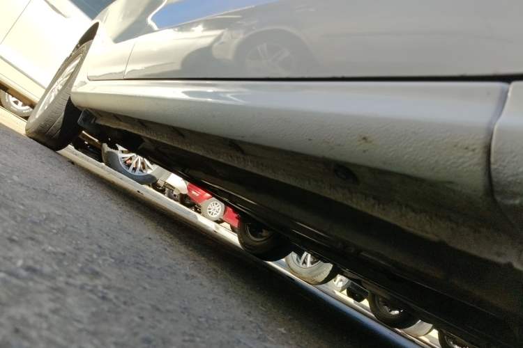 Used Kia Pegas 2017 1.4L Automatic Value Edition Right Side Sill