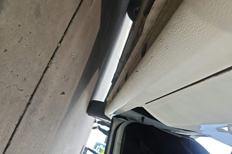 Used Kia Pegas 2017 1.4L Automatic Value Edition Right Side Sill