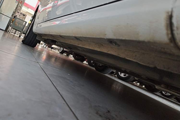 Used Kia Pegas 2017 1.4L Automatic Value Edition Right Side Sill