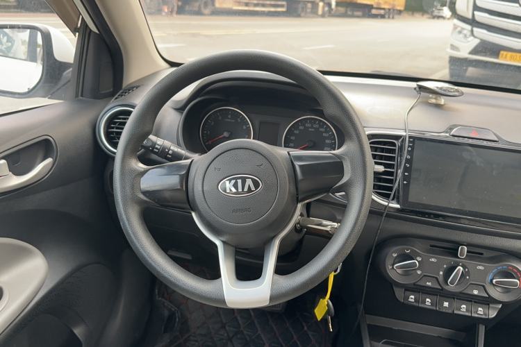Used Kia Pegas 2017 1.4L Automatic Value Edition Steering Wheel
