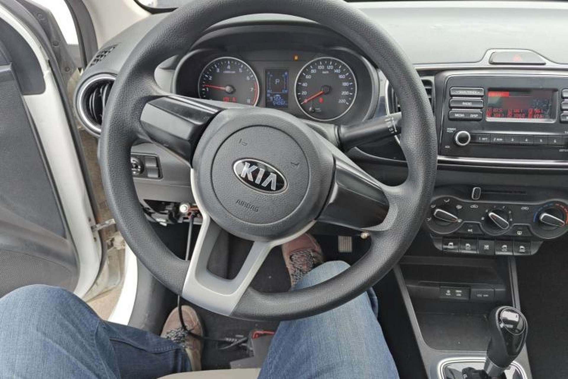 Used Kia Pegas 2017 1.4L Automatic Value Edition Steering Wheel
