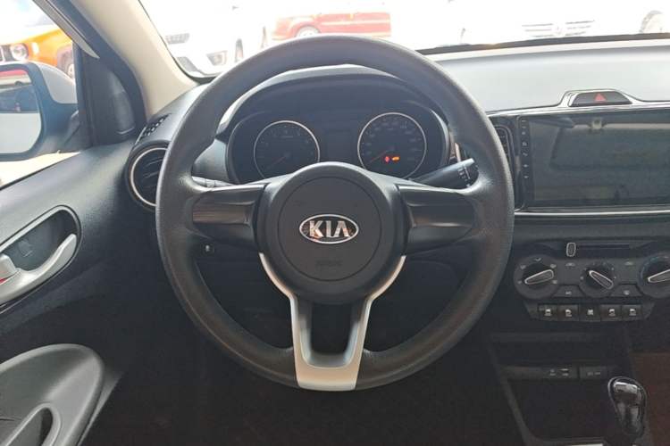 Used Kia Pegas 2017 1.4L Automatic Value Edition Steering Wheel