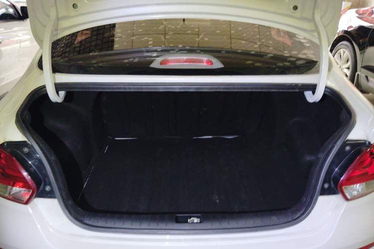 Used Kia Pegas 2017 1.4L Automatic Value Edition Trunk